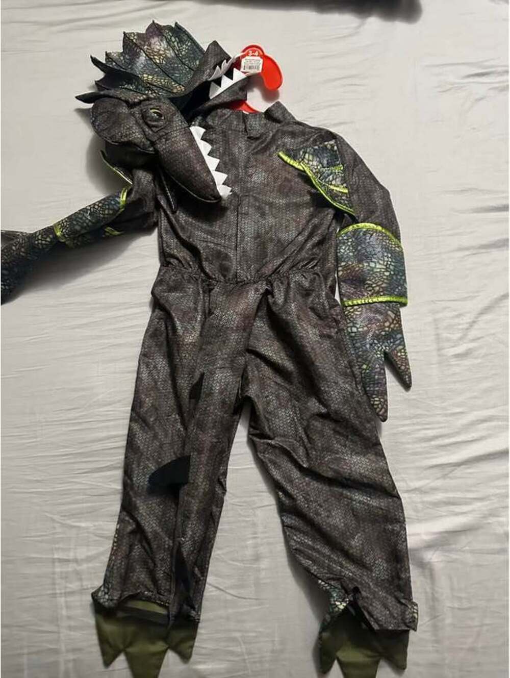 Kids Dinosaur Costume Kids Size 3 - 4 Yrs Old
Used Like New $25